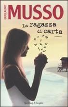  
ESCE IN LIBRERIA LA RAGAZZA ...