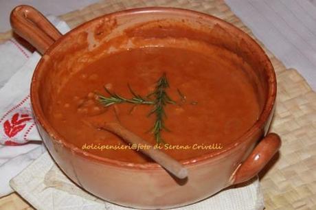 PASSATA DI CECI PROFUMATA AL ROSMARINO CON DITALINI di Dolcipensieri