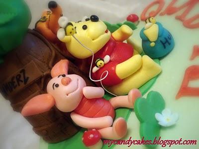 Winnie the pooh cake