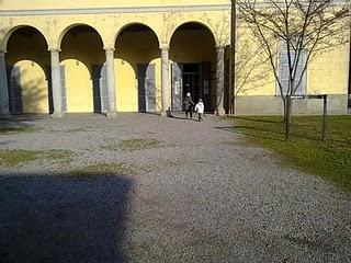 PUBBLICA  MENTE ovvero PICCOLO E' BELLO