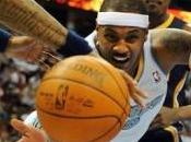 NBA: Melo Anthony stratosferico, battuti Pacers