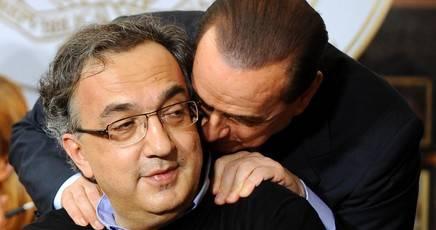 L'ad di Fiat Sergio Marchionne con il premier Berlusconi (foto Ansa)