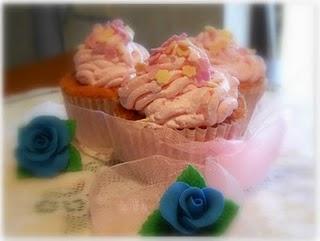 CupCakes alla Fragola e Boccioli di Rosa