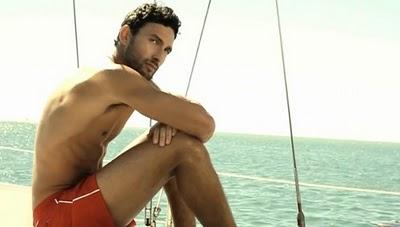 Noah Mills by Dean Isidro