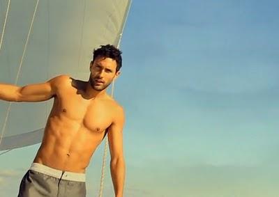 Noah Mills by Dean Isidro