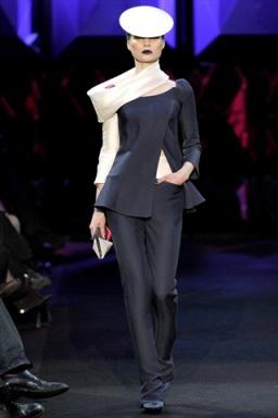 Giorgio Armani Privé Haute Couture Spring 2011