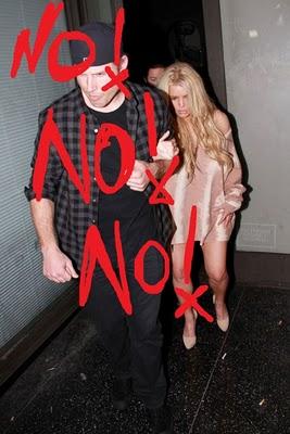 Jessica Simpson is BACK and...DRUNK as HELL ! AHAH !!