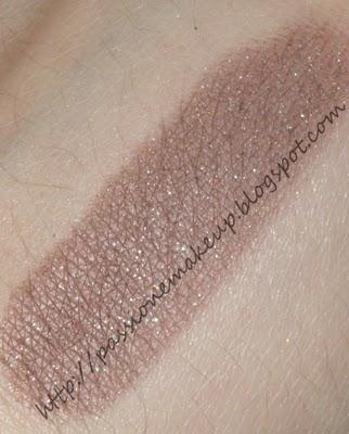 Swatches Ombretti Mono Essence