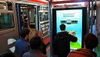 La fermata del bus è un gioco sociale, con Yahoo.