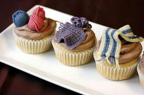 knitting-adorned-bakery-cupcakes-for-knit-night