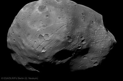 Il flyby del Mars Express con Phobos