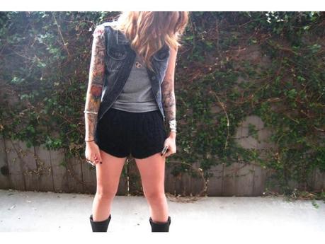 iole x nss…CABLE KNIT SHORTS…