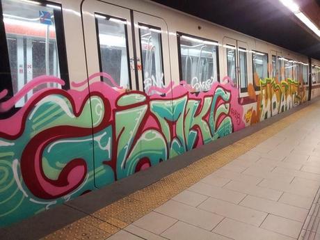 L'opera continua e specifica di devastazione della Metro A. Decine di milioni di euro di danni per far divertire quattro ragazzini