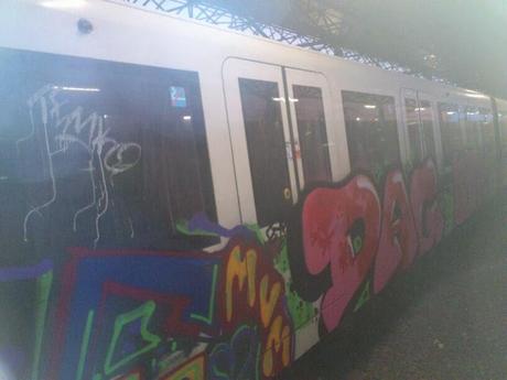 L'opera continua e specifica di devastazione della Metro A. Decine di milioni di euro di danni per far divertire quattro ragazzini