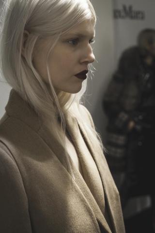 a max-mara-rtw-fw2014-backstage-10_09430691107.jpg_carousel_parties