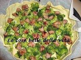 Torta salata con broccoletti e salsiccia