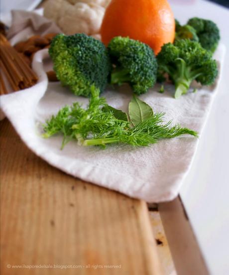 Pasta integrale al profumo d'arancia con cavolfiore, broccolo e mandorle...