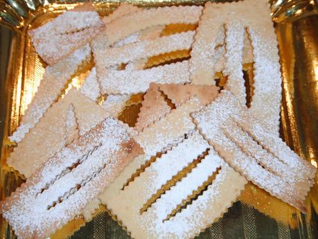 Chiacchiere di carnevale mascherate di golosità! (versione al forno)