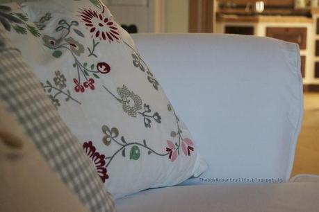 { Here I am!! } { La nuova cover per il divano.. } - shabby&countrylife.blogspot.it