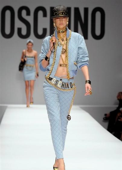 M.... DI MOSCHINO O MC DONALD? LA SFILATA DEBUTTO DI JEREMY SCOTT