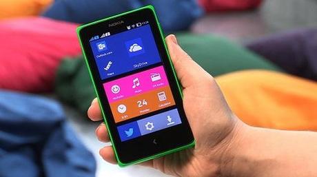 Il Nokia X uno dei tre nuovi smartphone con sistema operativo Android