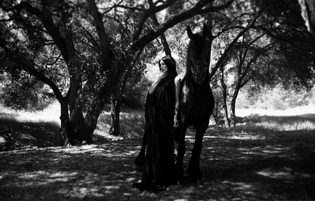 chelsea-wolfe_horse