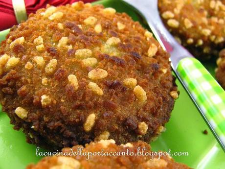 Crocchette verdi al formaggio con panatura di nocciole