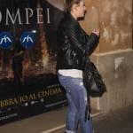 Emma Marrone al cinema con un'amica01