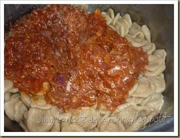 Orecchiette al sugo rosso piccante di cipolla e pomodoro (30)