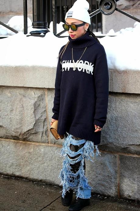 In the Street...Jeans strappati...For vogue.it