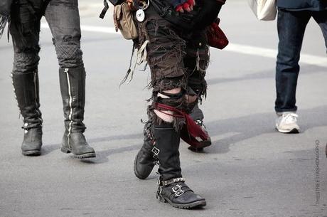 In the Street...Jeans strappati...For vogue.it