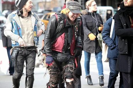In the Street...Jeans strappati...For vogue.it