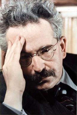 Walter Benjamin (Charlottenburg, 15 luglio 1892 – Portbou, 26 settembre 1940) è stato un filosofo, scrittore, critico letterario e traduttore tedesco.