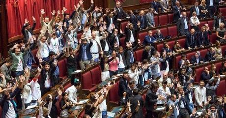 M5s, senatore Romani si dimette. Fattori: “Stop al voto. Valutare caso per caso”