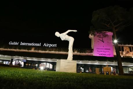 le statue di Rabarama, all'aeroporto di Pisa