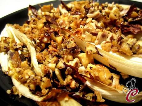 Radicchio gratinato con tofu e nocciole: il piacevole gioco di contrasti tra sapori e consistenze