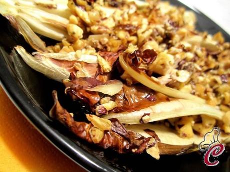 Radicchio gratinato con tofu e nocciole: il piacevole gioco di contrasti tra sapori e consistenze