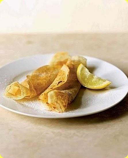 Crêpe al limone con zucchero a velo