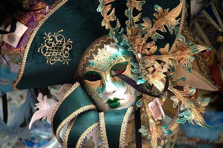 Carnevale a Venezia: la laguna si veste di colori e magia