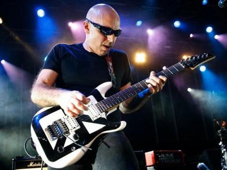 JOE SATRIANI - Due date in Italia a luglio 2014