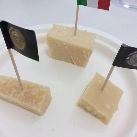 PARMIGIANO REGGIANO ACADEMY 3 SONO UNA GUIDA PALATO RAFFINATO