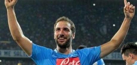 Il Napoli archivia la pratica Swansea: 3-1 al San Paolo Il Napoli archivia la pratica Swansea: 3-1 al San Paolo
