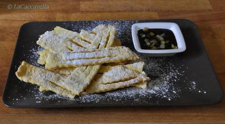 chiacchiere-carnevale-sanguinaccio-cream-chocolate-crispy angel wings