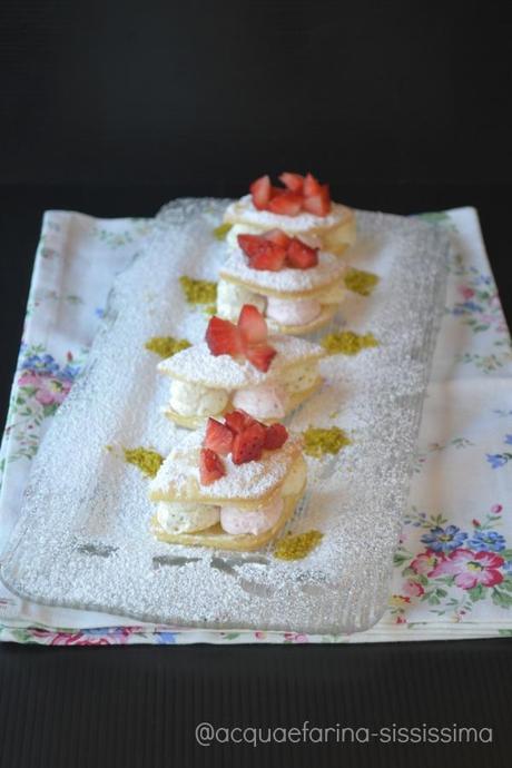 RE-CAKE 6: millefoglie con mousse di pistacchio e fragole