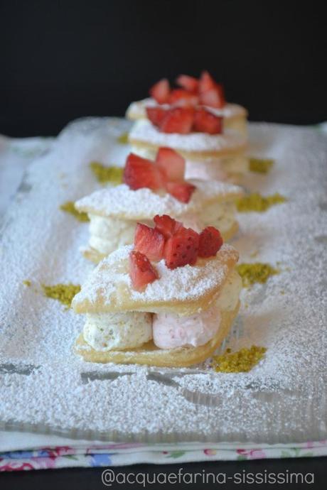 RE-CAKE 6: millefoglie con mousse di pistacchio e fragole