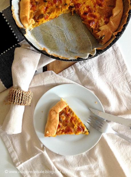 Torta salata invernale zucca, funghi e scamorza