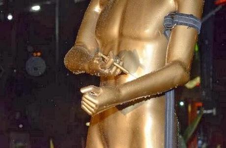 Oscar choc: spunta la statuetta che si inietta