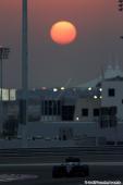 Track view at sun set Report Pirelli: F1 Test 2014 Bahrain 2