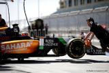 Nico Hulkenberg's car is being pushed into the garage Report Pirelli: F1 Test 2014 Bahrain 2