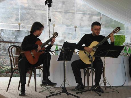 Download Podcast : Bach Guitar Duo in concerto